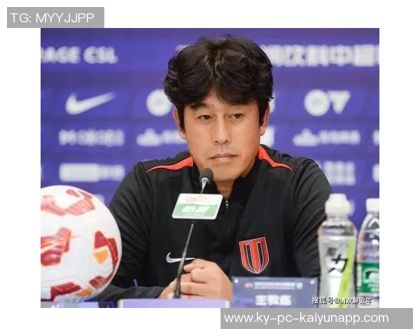 成都蓉城授予徐正源功勋主教练称号助力冲超与亚冠征程